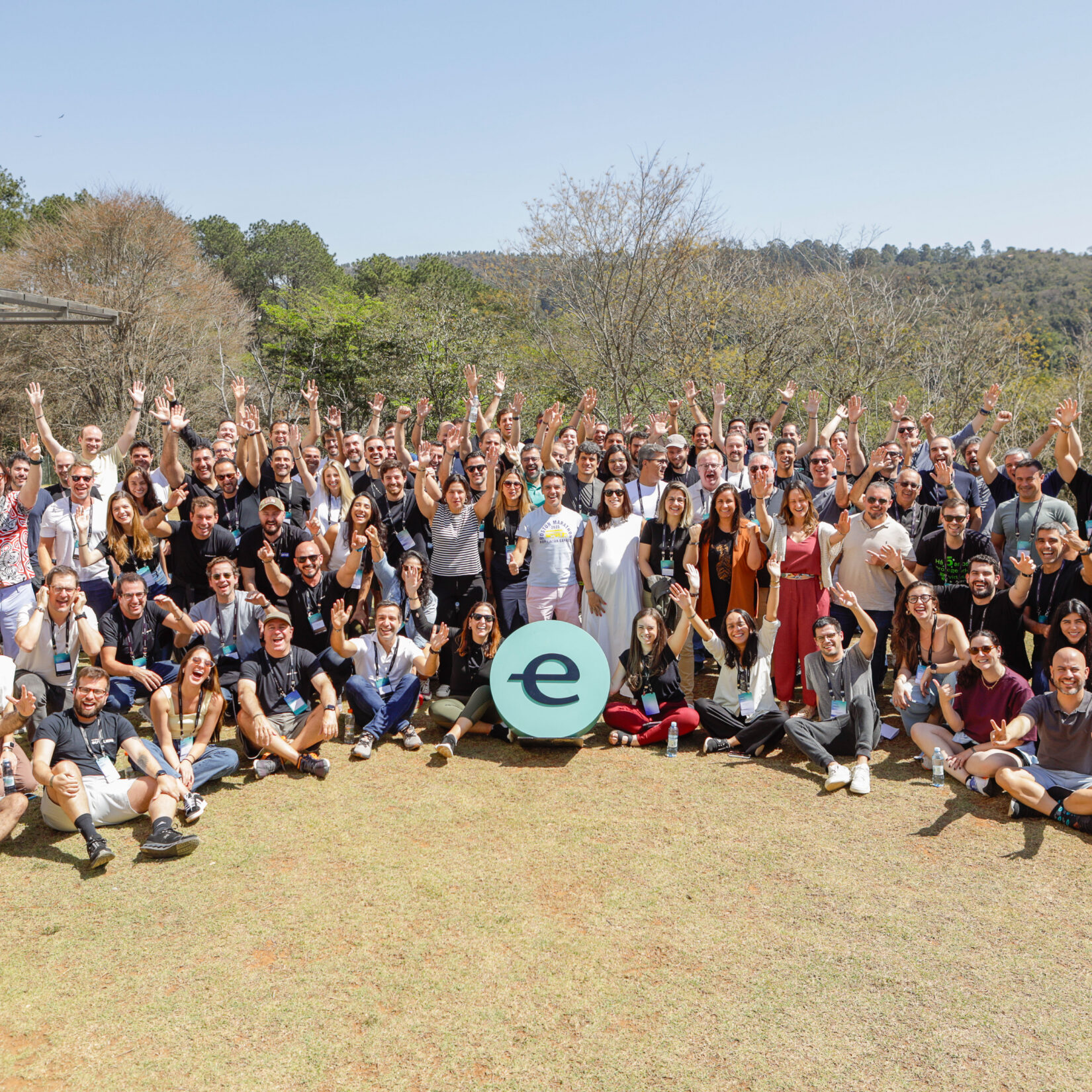 Empreendedores da rede Endeavor reunidos em um encontro